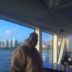 Meet your Posher, Lloyd